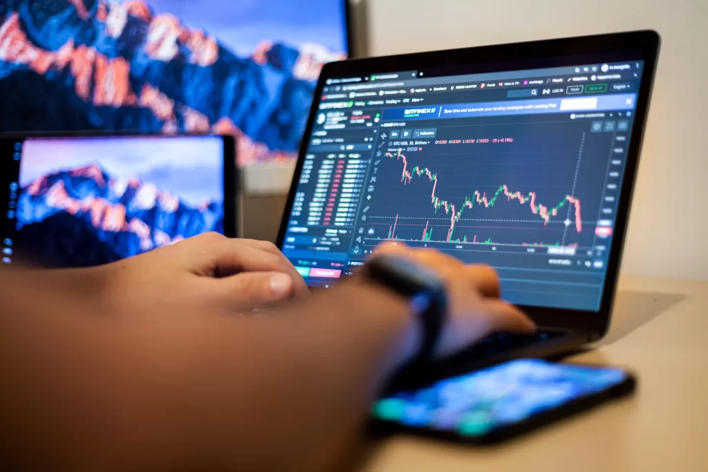 The Top Five Things Every Forex Beginner Must Do Before Starting Trading